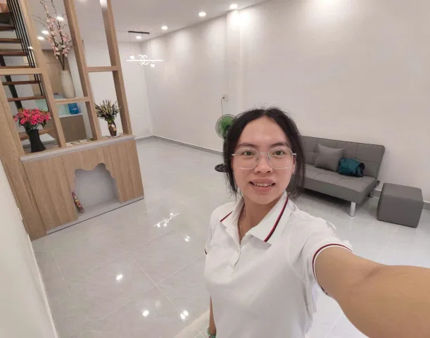Nhà đẹp ngày Aeon Tân Phú, xe hơi đổ cửa chỉ 5Đ nhỏ