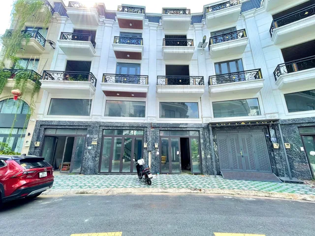 Bán Nhà 53m2-5 lầu-chỉ nhỉnh 4 tỷ ngay KDC Thành Đô Quận 12
