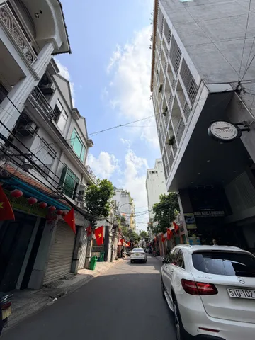 NHÀ ĐẸP - HẺM XE TẢI - 79M² - NGANG 4.6M - 2 TẦNG - HOÀNG SA