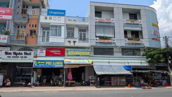 Bán Nhà riêng 4,5x18 (80m2) khu phố 3 thị trấn Thạnh Hóa. Cần bán nhanh trong tháng. Sổ sẵn, đường nhựa 30m