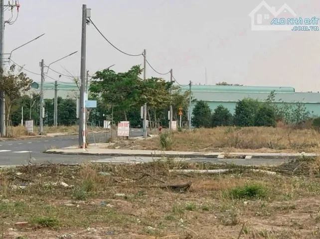 Bán Đất 90m2 có sẵn 90 m2 thổ cư giá 700 triệu tại Thị trấn Lai Uyên Huyện Bàu Bàng Bình Dương