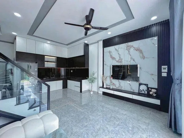 Chủ ngộp bán gấp nhà lầu cuối đường Đồng Khởi chỉ 700 triệu sở hữu