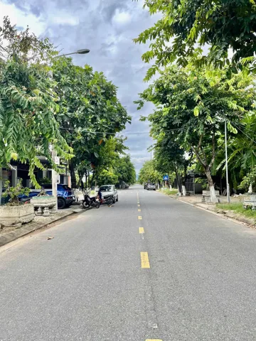 Bán lô đất 2MT đường Trần Lê (mặt sau là công viên) sát chợ Hòa Xuân, giá 6,7 tỷ. LH 0373 469 297