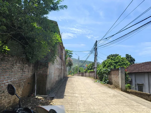 CHÍNH CHỦ CẦN BÁN ĐẤT NỀN VUÔNG VẮN – LÝ TƯỞNG LÀM NHÀ VƯỜN NGHỈ DƯỠNG TẠI BA VÌ