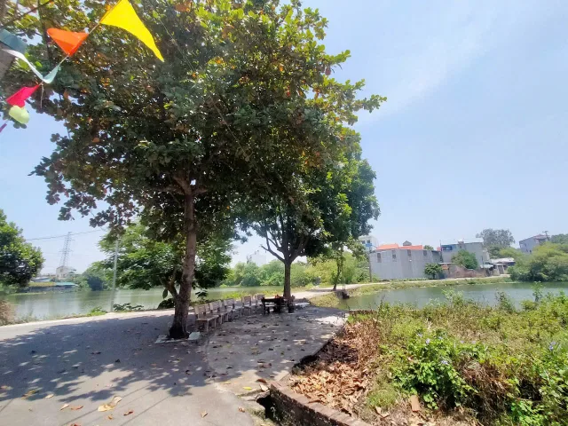 50m2 hai mặt thoáng, gần hồ Chúc Sơn, đường 5m. Giá 3.x tỷ.