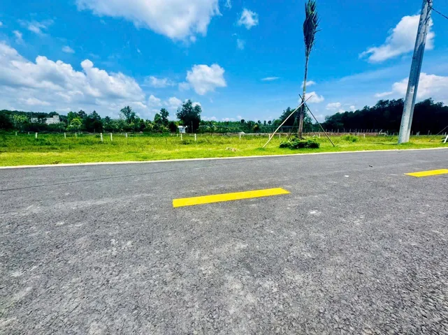 BÁN ĐẤT TP.HCM 675M2 ĐẤT T.CƯ TÁCH LÀM 3 SỔ MẶT NHỰA- S.HỒNG -NGAY Q.LỘ KCN SÁT CHỢ GIÁ CHỈ 550TR/LÔ