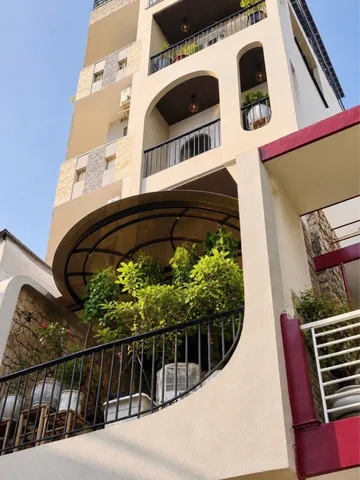 Bán nhà đẹp 5 tầng hiện đại, trang bị tối tân, hẻm xe hơi Huỳnh Văn Bánh
