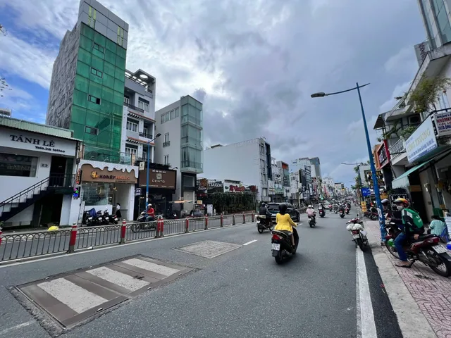 Bán Nhà Mặt Tiền 25 Phan Đình Phùng, Phường 17, Quận Phú Nhuận