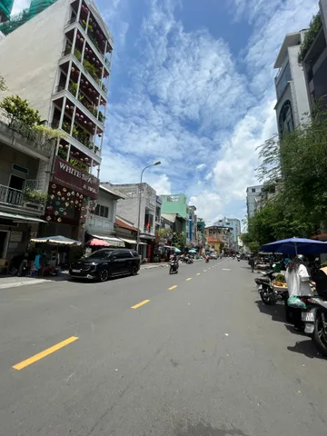 Bán Nhà Mặt Tiền 73 Đề Thám, Phường Cô Giang, Quận 1