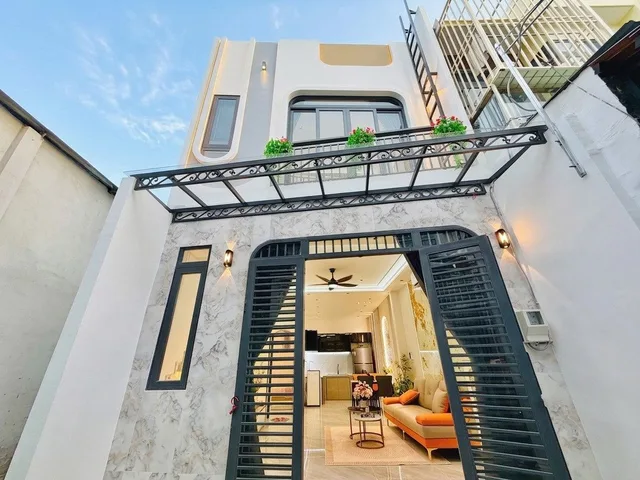 [L2876] Bán nhà 2 tầng nở hậu đẹp sát chợ Xóm Mới - Giá 5.x tỷ