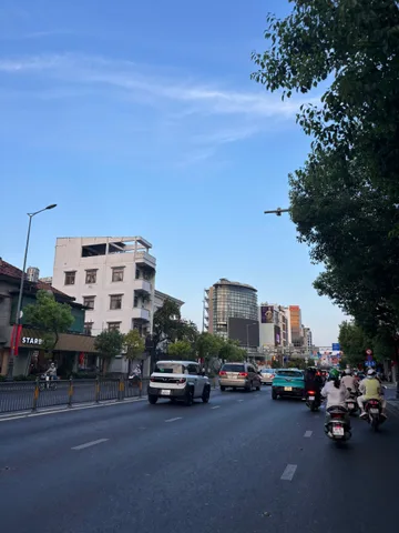 SIÊU PHẨM TÂN BÌNH - NGAY THĂNG LONG CỘNG HOÀ - CÁCH MẶT TIỀN VÀI BƯỚC CHÂN - SẴN DÒNG TIỀN - GIÁ CHỈ NHỈNH 13 TỶ.