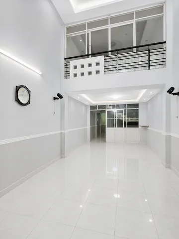 CHỦ GẤP BÁN GIẢM MẠNH 3TỶ CÒN 9.6TỶ.

 💥MT ĐƯỜNG NỘI BỘ 16M CÓ LỀ GẦN UB TP CŨ, KHÔNG LG KHÔNG QH KHÔNG TOD. DT 4x17m, 5TẦNG, HOÀN CÔNG ĐỦ, SỔ VUÔNG VỨC, SẴN THU NHẬP 20TR/THÁNG. (455) ☎0902-106-911 XEM NGAY NHÀ ĐẸP.