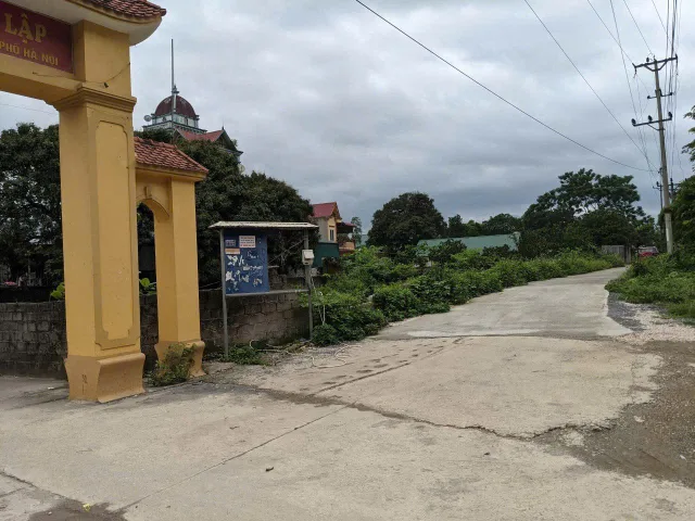 3 lô 293m 297m 298m - mỗi lô có 100m thổ cư - làn 2 QL21 - Xã Hoàng Văn Thụ Huyện Chương Mỹ