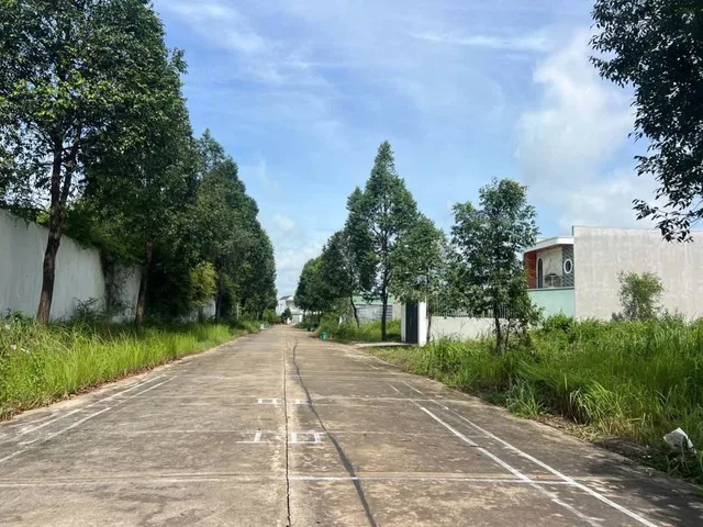 Bán Đất 150m2 ngay cổng chào mỹ phước 3. đối diện siêu thị