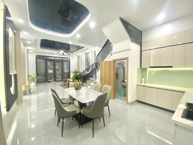 Chỉ 5 tỷ xíu sở hữu nhà ngang khủng,sát BX Miền Tây(15x10)3 TẦNG ,ôtô ngủ nhà(KK1808).
