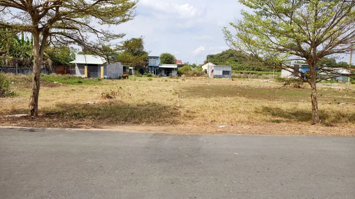 Bán Đất 176m2 có sẵn 100 m2 thổ cư giá 1.05 tỷ tại - Chọn - Xã Châu Pha Thành phố Phú Mỹ Bà Rịa - Vũng Tàu