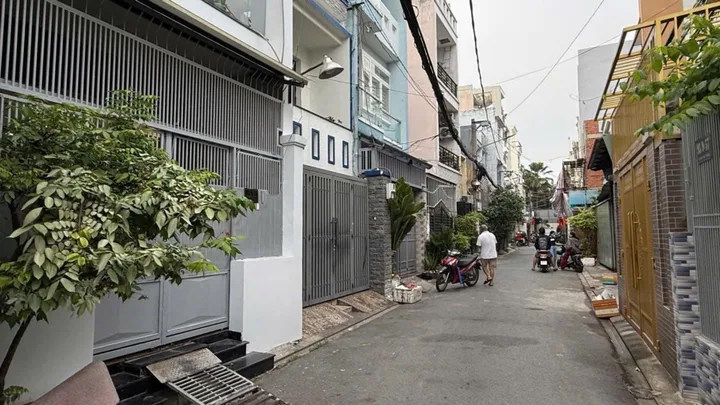 Bán Nhà 2 tầng Đường Bờ Bao Tân Thắng Tân Phú