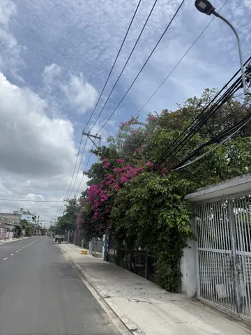 💥 LÔ ĐẤT TRỤC QL13 SIÊU ĐẸP, HẺM XE HƠI ĐỐI DIỆN KHU VẠN PHÚC CITY. NGANG 5,4m X 16,5m VUÔNG VỨC. Giá chỉ 6.8 Tỷ