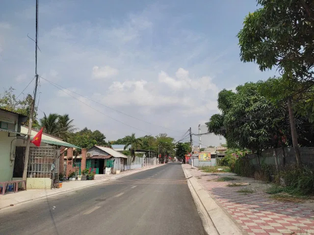 50.4m2 thông số đẹp xây nhà - MĐXD cao 99% - KDC hiện hữu~9 phút Vinhomes, 29 phút Metro - Đường nhựa, ôtô tránh, có vỉa hè, không ngập - 2.370 tỷ