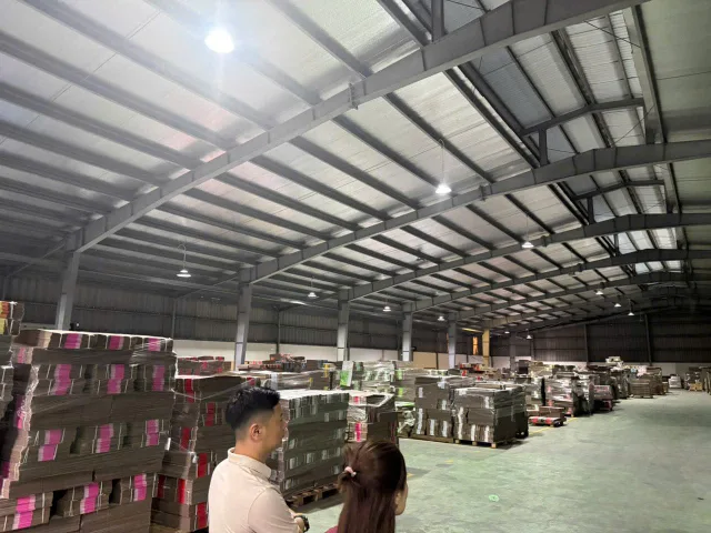 Cho thuê 1.100m2 và 2.300m2 kho xưởng tại khu công nghiệp Đồng Văn 1, Hà Nam