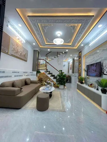 BÁN NHÀ HUỲNH TẤN PHÁT KẾ TIỂU HỌC LÂM VĂN BỀN 40M2 2 TẦNG 2PN 2.8 TỶ FULL NỘI THẤT