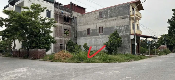 Ông chú cần Tiền Xây nhà bán gấp lô GÓC

- Diện Tích 81,6m2

- Khu Vực giãn dân 7.9ha Xuân Ổ A - Võ Cường - Bắc Ninh gần các trường đại học đang xây dựng, nút giao Tây Nam, dân cư hiện hữu 

- Đáng để sống, làm việc và đầu tư

Giá 7,x Tỷ

Lh.094