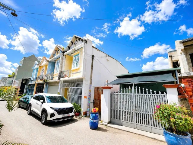 Bán Nhà riêng 315m2 có sẵn 278 m2 thổ cư giá 11.1 tỷ tại Đường Trần Quang Khải Phường Đông Hòa Thành phố Dĩ An Bình Dương