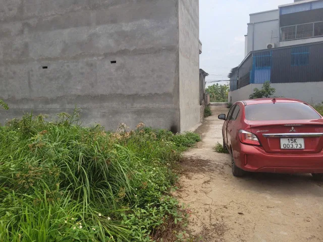Bán Đất 105m2 giá 1.85 tỷ tại -Kiền Bái  ngõ 3.5 m ô tô đỗ trước đất.l/h;076.231.9990 e Thúy