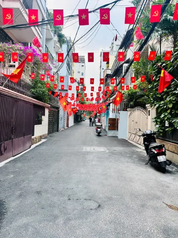 BÁN NHÀ HẺM XE HƠI BINH LONG, TÂN PHÚ. 5 TẦNG, 5 PHÒNG NGỦ. CHỈ 5.8 TỶ