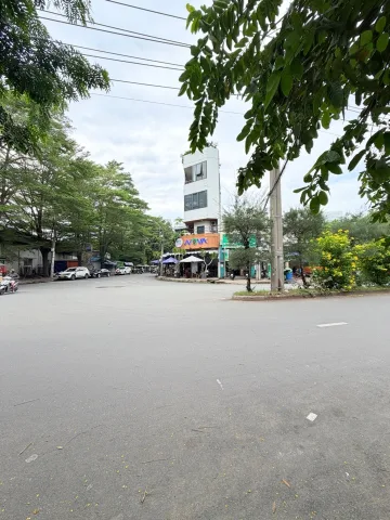 MẶT TIỀN ĐƯỜNG 16M NGAY AEONMALL - CELEDONCITY - KHU CÂY XANH THOÁNG MÁT - 4 TẦNG BTCT CÓ 7PN - 100M2 VUÔNG VỨC