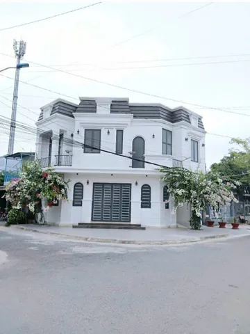 Bán nhà phố 2 mặt tiền Tân Cổ Điển 1 trệt 1 lầu 69.3m2 có sẵn 69.3 m2 thổ cư giá 4.7 tỷ mặt tiền đường Số 3 KDC phường Tân Ngãi, tỉnh Vĩnh Long