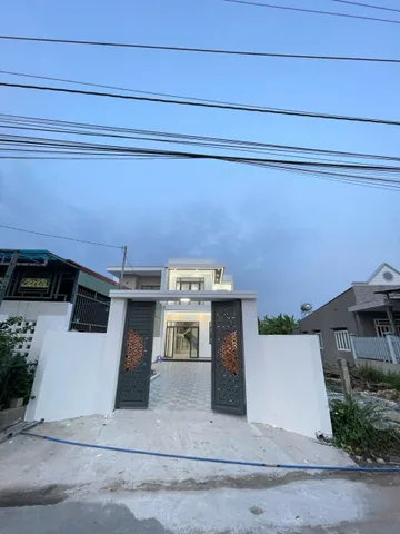 BÁN ĐẤT TẶNG BIỆT THỰ MẶT TIỀN ĐƯỜNG LỚN NGAY CẦU BẠCH ĐẰNG 2