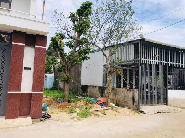 Gia đình cần bán nền đất bên hông trường Huỳnh Thúc Kháng Tây Hoà 5  giá rẻ quan tâm lh 0379757897