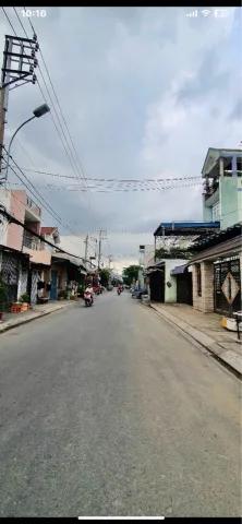+ Vị Trí : Nhà Ngay EoMall Tân Phú, Lê Trọng Tấn, Đại Học Công Thương, kênh tham lương….