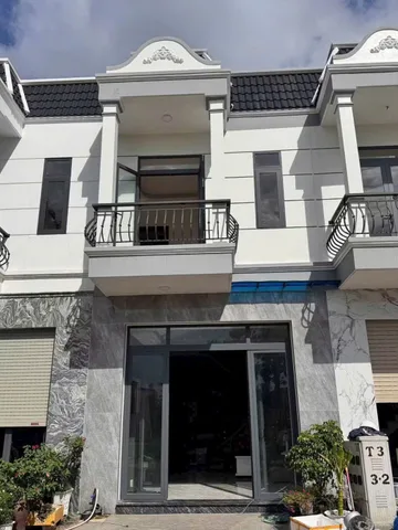 Bán Nhà 2 tầng sân thượng ngay chợ đêm tân uyên, siêu thị Go