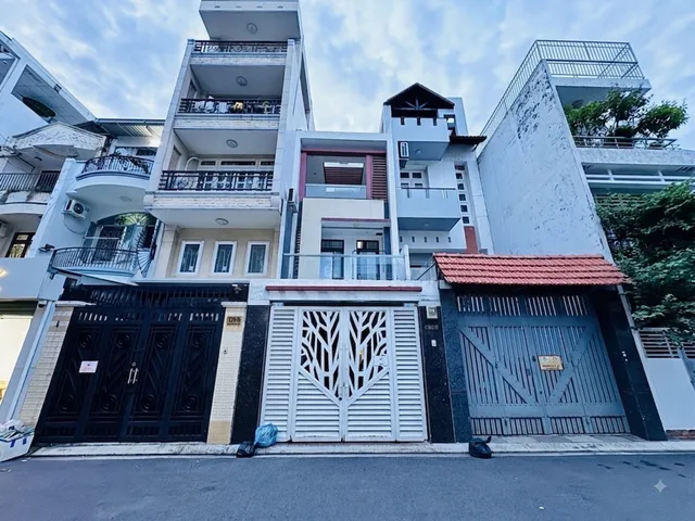 Bán Nhà riêng 104m2 có sẵn 104 m2 thổ cư giá 15.3 tỷ tại Đường Nguyễn Kiệm Phường 04 Quận Phú Nhuận TP. Hồ Chí Minh