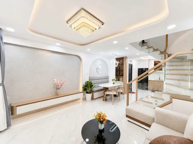 BÁN NHÀ TRẦN QUANG DIỆU QUẬN 3 40M2 3 TẦNG 3PN 7.X TỶ KẾ LÊ VĂN SỸ