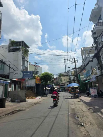 NHÀ NGANG RỘNG - 2 TẦNG - 207M² - NGANG 5.5M - TRẦN VĂN QUANG