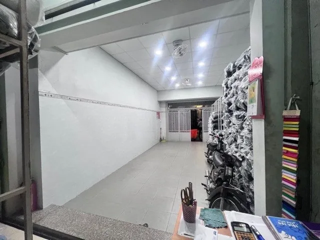 HẺM XE TẢI KINH DOANH - TƯƠNG LAI RA MẶT TIỀN GIÁ TRỊ - NHÀ ĐẸP - 2 TẦNG - NGANG 4.8M - 88M² - LẠC LONG QUÂN