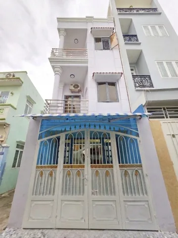 Chủ gấp bán giảm mạnh 600tr nhà 3 tầng gần siệu thị GO