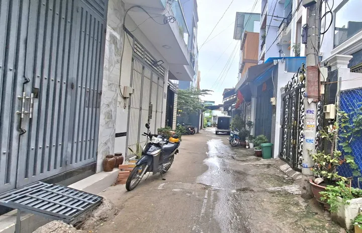 Bán nhà 4 tầng hẻm xe hơi, chỉ hơn 6ty tại Hương lộ 2