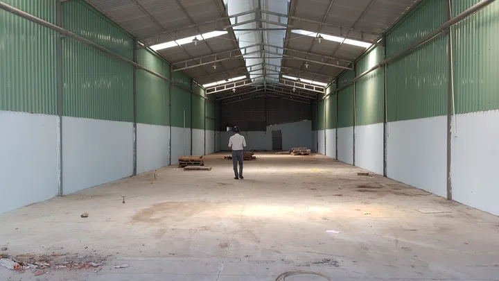 CHO THUÊ NHÀ XƯỜNG ĐƯỜNG NGUYỄN THỊ LĂNG XÃ TẠN PHÚ TRUNG CU CHI DT: 500M GIÁ 17 TRIÊU LH: 0908561228
