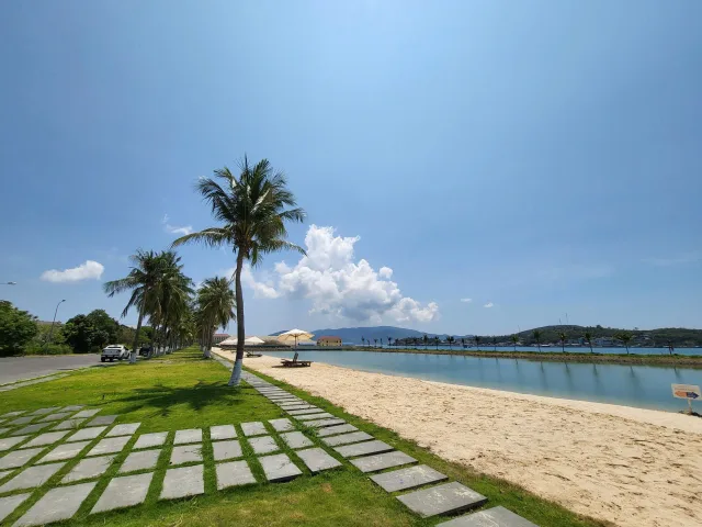 BÁN VILLA 2 MẶT TIỀN NGANG 12M  ĐỐI DIỆN HỒ BƠI VÀ VIEW BIỂN ĐẸP TẠI KDT BIỂN AN VIÊN Nha Trang Khánh Hòa