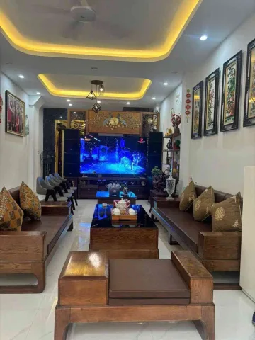 Bán Nhà riêng 45m2 có sẵn 45 m2 thổ cư giá 9 tỷ tại Đường Quang Trung Phường PhúHà Nội