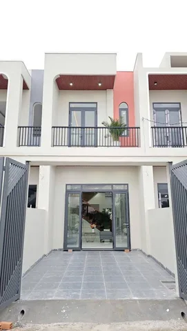Căn 1 Trệt 1 Lầu Mới Bàn Giao, Nằm Ngay Gần Cây Xăng Đức Hưng