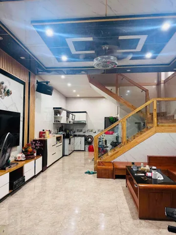 🏡 BÁN NHÀ 2 TẦNG ĐẸP – QUANG ĐÀM, SỞ DẦU, HỒNG BÀNG chỉ 2,75 tỷ
LH 0979087664