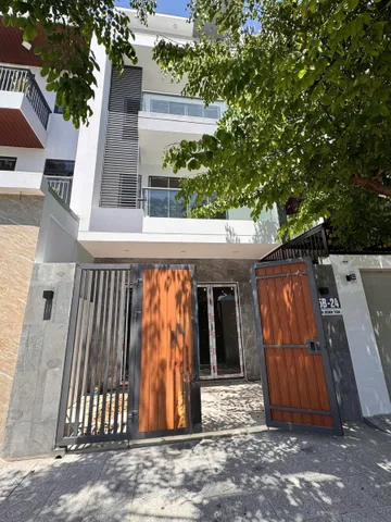 Bán Nhà riêng 100m2 có sẵn 100 m2 thổ cư giá 10.5 tỷ tại Đường T28 Phường Phước Long Thành phố Nha Trang Khánh Hòa