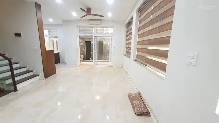 Cho thuê căn biệt thự 255m2 Làng Việt Kiều Châu Âu, Mỗ Lao, giá: 45 triệu. LH: 0963989690
