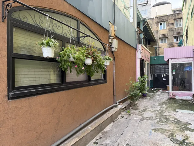 Chính chủ bán nhà Q1 siêu rẻ, mặt tiền lớn 114Bis+114/1+114/2+114/3+114/4+114/5 Yersin