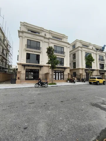 TẬN HƯỞNG CUỘC SỐNG QUÝ TỘC TẠI ROYAL ISLAND - CĂN SONG LẬP QT2- ?
​Nơi đẳng cấp lên tiếng, nơi mỗi ngày đều là một kỳ nghỉ dưỡng. Căn Song lập QT2-? mang đến không gian sống chuẩn hoàng gia tại dự án Vinhomes Royal Island